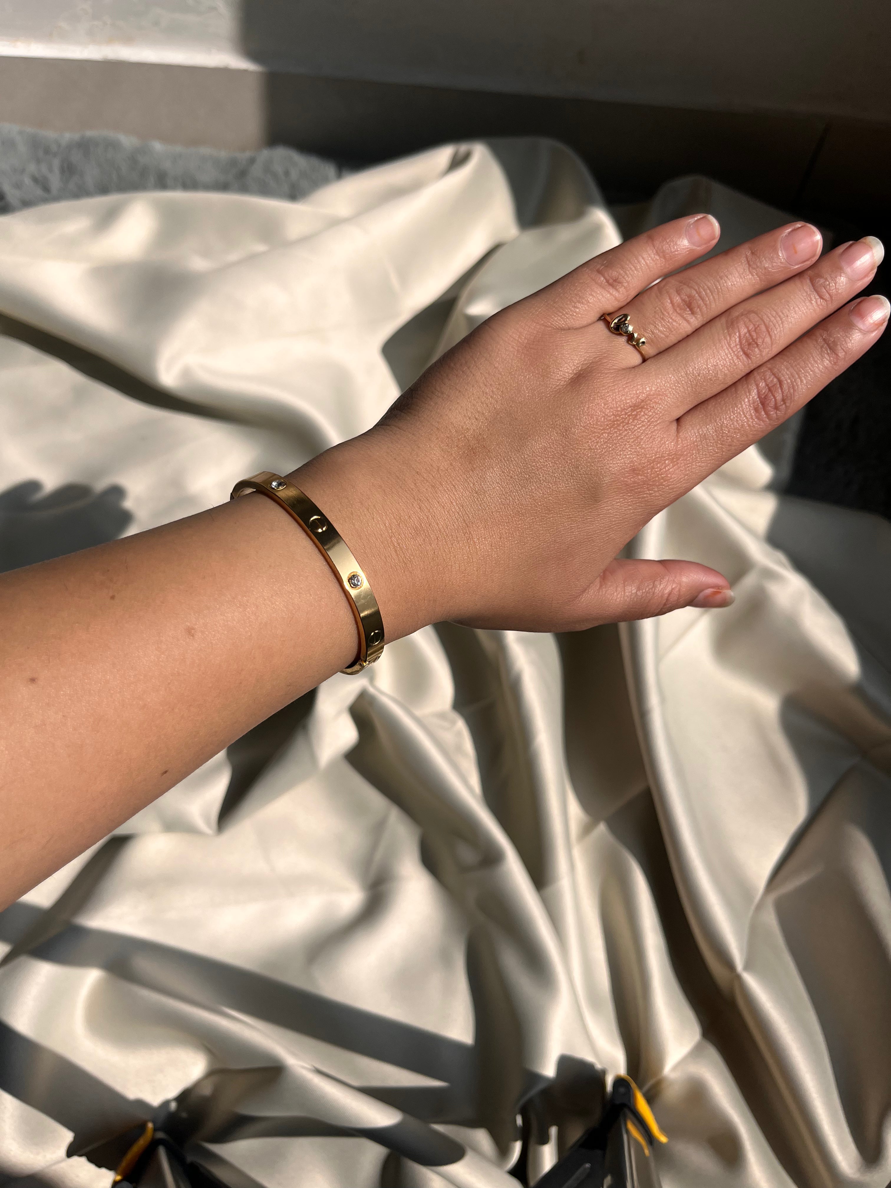 The Seoul Shine Combo Set with a Compliment of Elegance