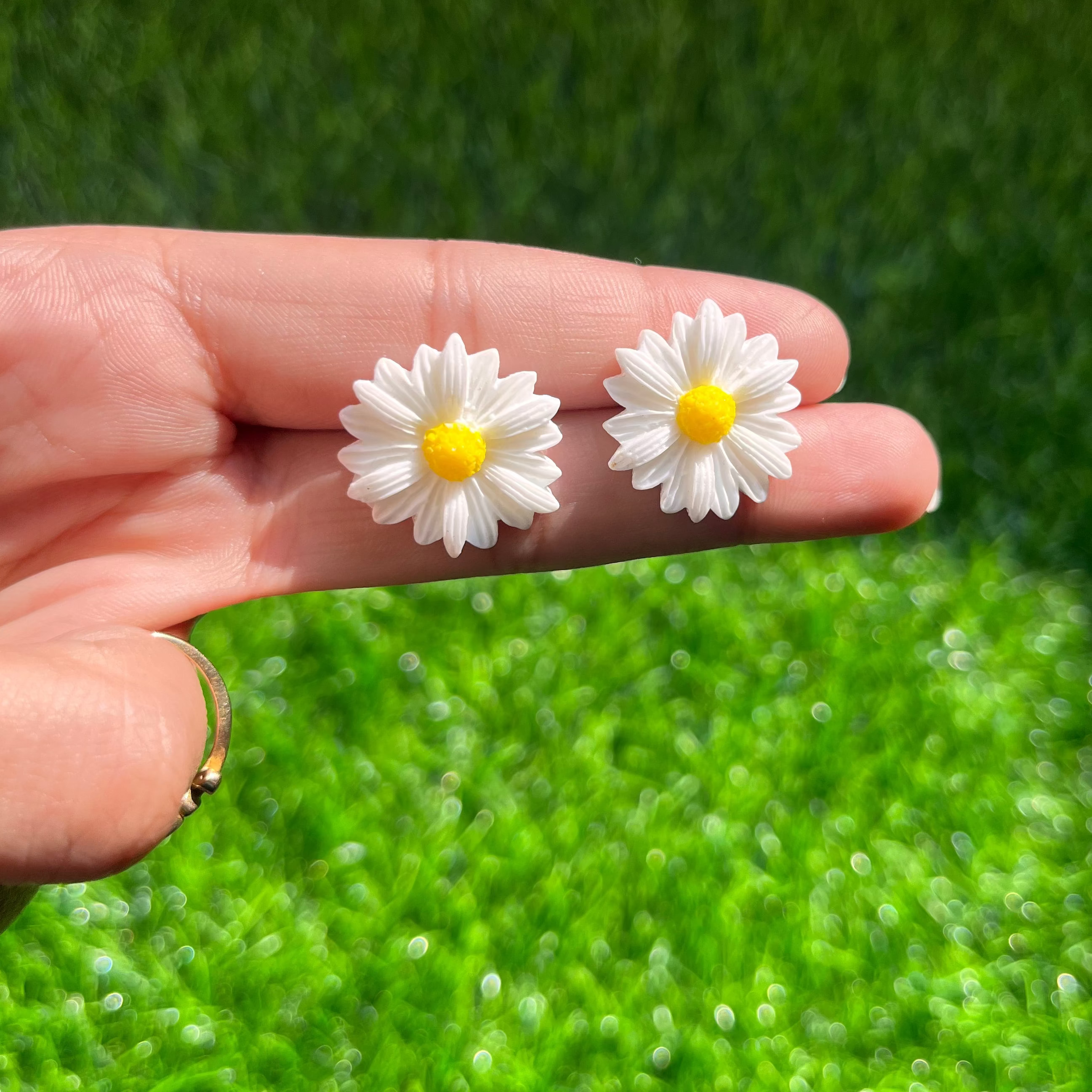 Sunny Daisy Studs Earrings