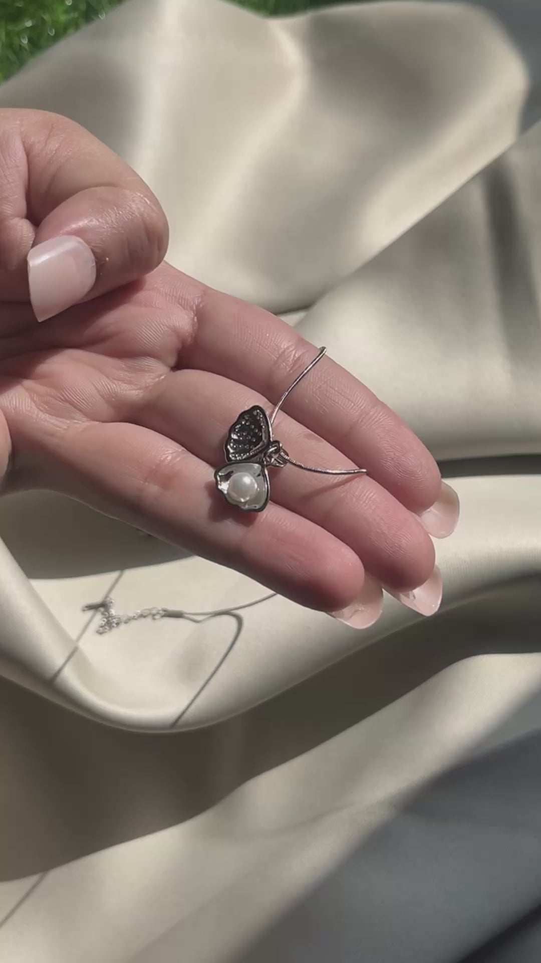 PearlShell Luna Women Pendant