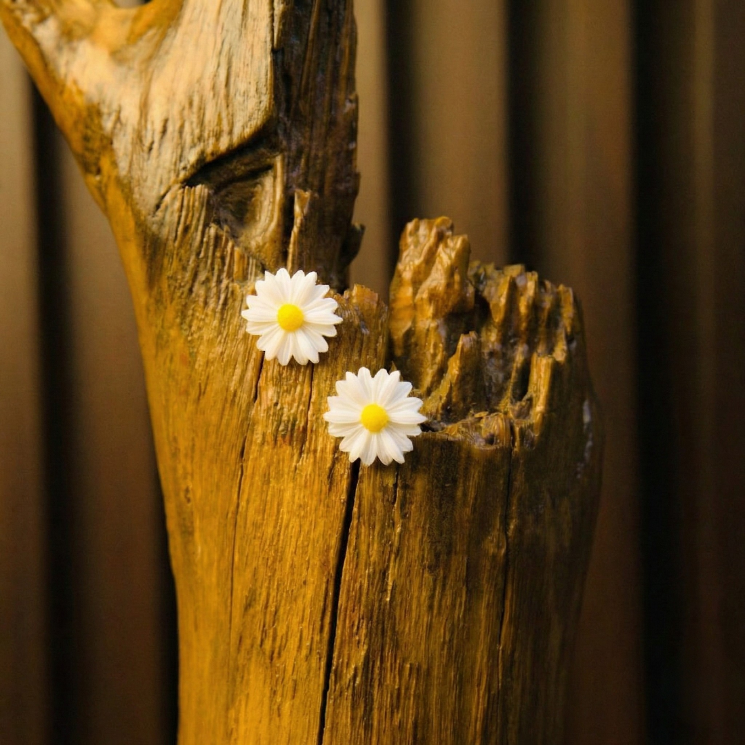 Sunny Daisy Studs Earrings